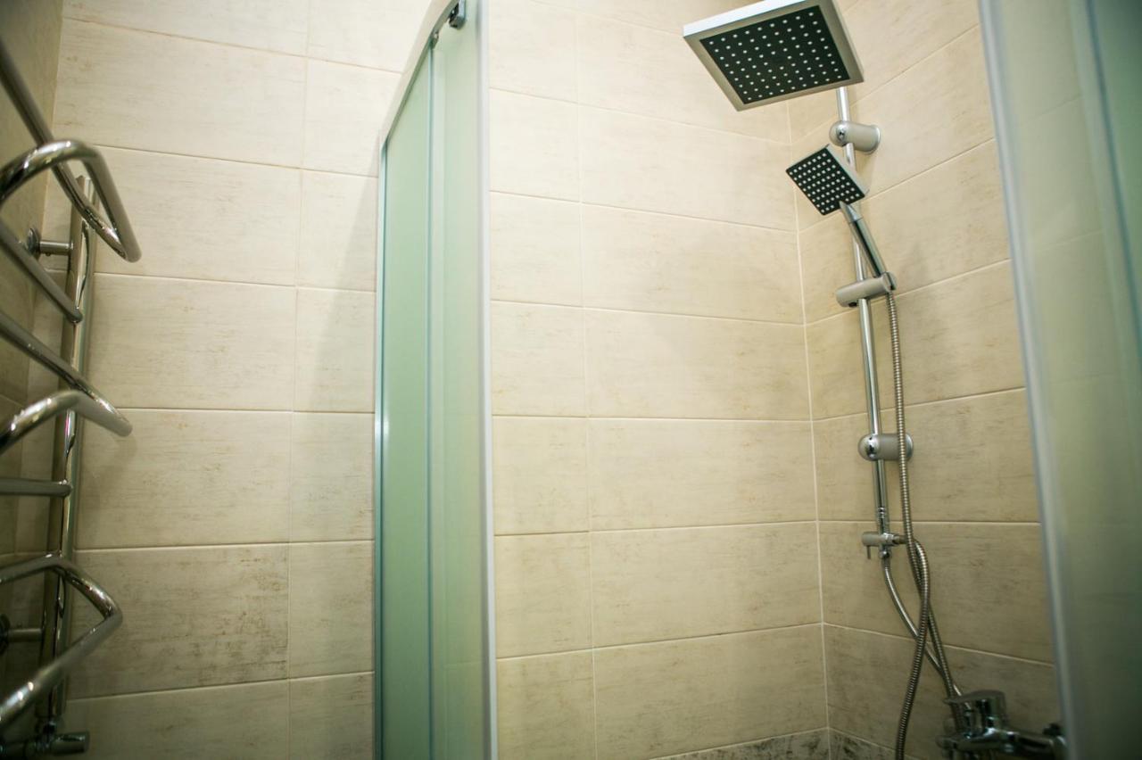 Luxury Flat In Downtown Apartment Lviv Exterior photo
